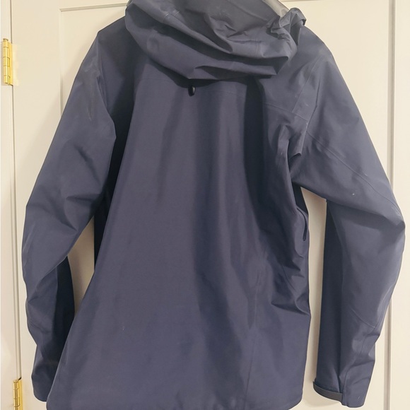 Arcteryx Beta SL rain shell jacket; size Large - Picture 2 of 3